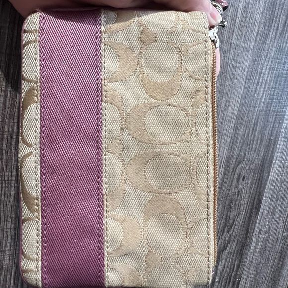 COACH SIGNITURE WRISTLET BFPM-01-327 - Picture 2 of 9